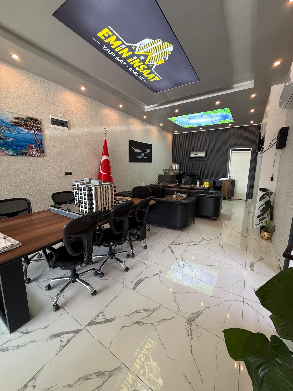 Emin İnşaat — planlama / toplantı masası